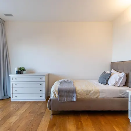 Panoramic Design On Maggiore! Sfarzoso Villa