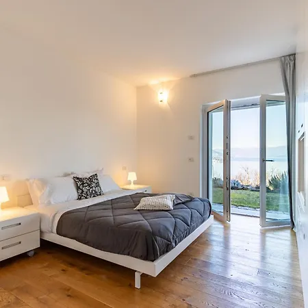 Panoramic Design On Maggiore! Sfarzoso Villa Levo