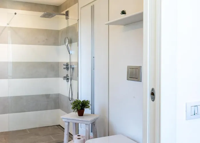 Panoramic Design On Maggiore! Sfarzoso Villa *