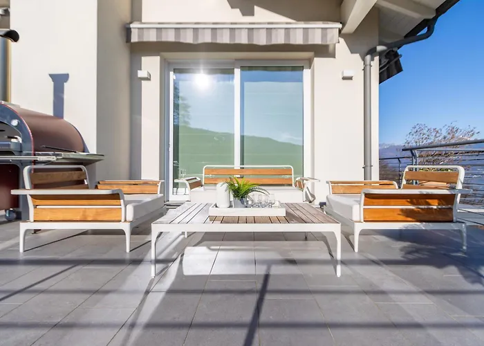 Panoramic Design On Maggiore! Sfarzoso Villa