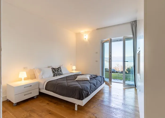 Panoramic Design On Maggiore! Sfarzoso Villa Levo